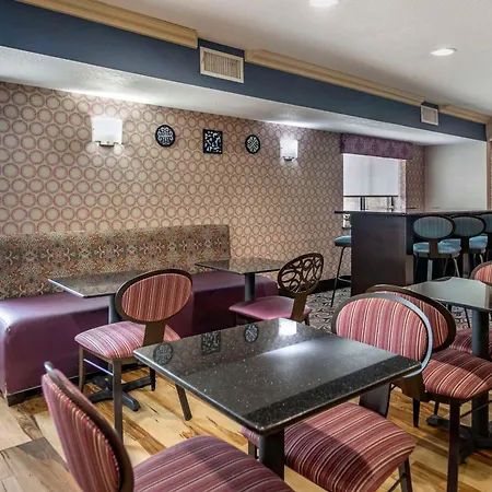 Comfort Inn Tulsa Midtown-2