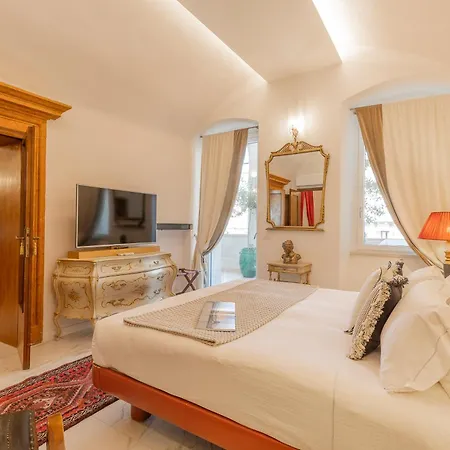 Corte Realdi Suites Piazza Erbe-3