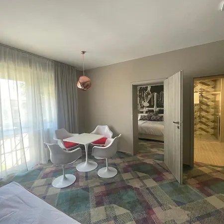 Science Hotel-3