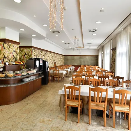 Hotel Innocenti-2