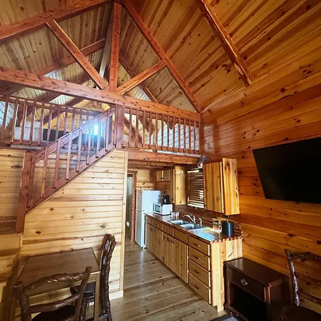 Cabins Of Mackinac & Lodge-2