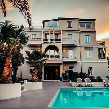 Hotel Benaco-2