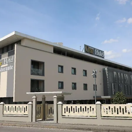 One Hotel&Restaurant-3