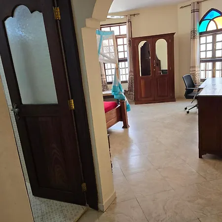 Dhow Palace Hotel-2