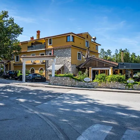 Rooms With Free Parking-3