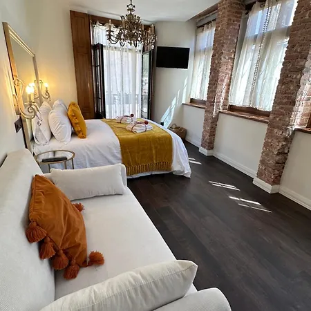 Claren'S Boutique Rooms-2