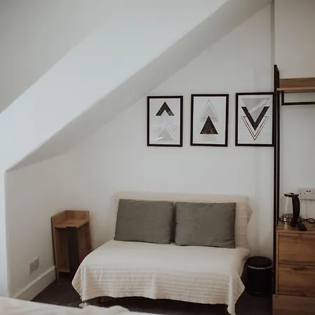 16 Pilrig Guest House-3