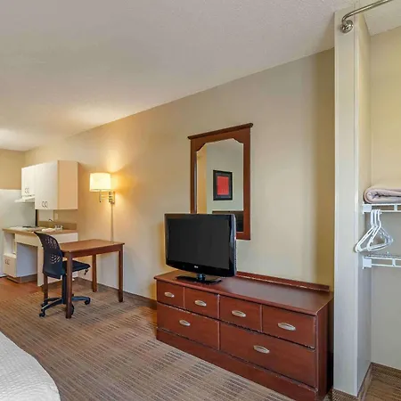 Extended Stay America Suites - Chicago - Woodfield Mall-3