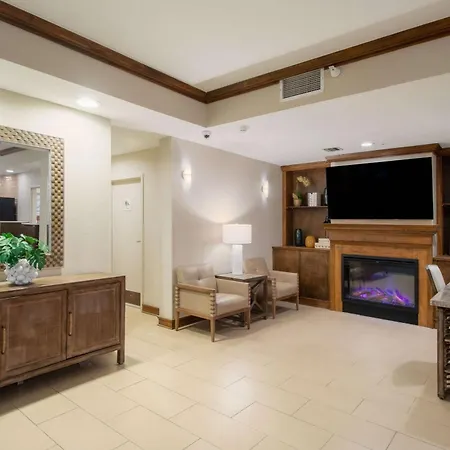 Econo Lodge Inn & Suites Foley-North Gulf Shores-3