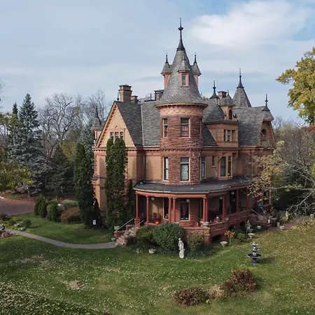 Henderson Castle Inn-3
