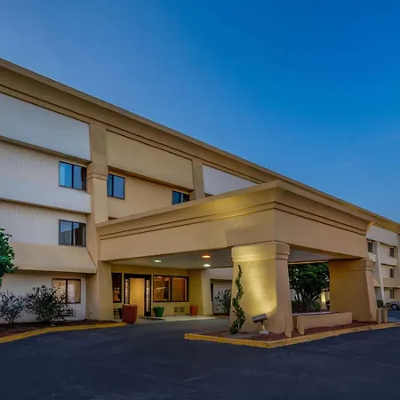 Baymont By Wyndham Meridian-2
