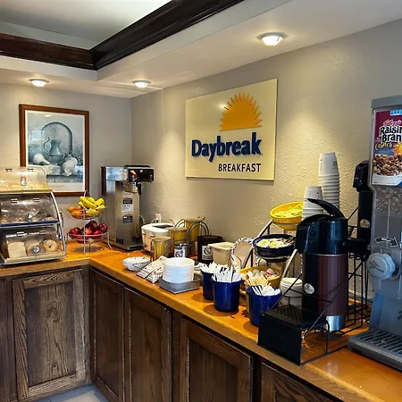 Days Inn By Wyndham Dahlonega University Area-2