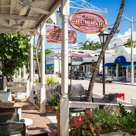 The Speakeasy Inn And Rum Bar-2