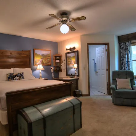 Blue Mountain Mist Country Inn-2