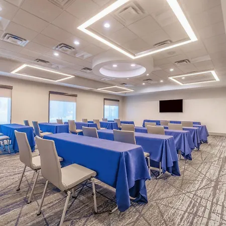 Holiday Inn Express & Suites Kansas City Airport By Ihg-3