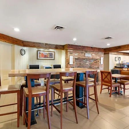 Best Western Inn & Suites Rutland-Killington-2