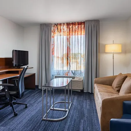 Fairfield Inn & Suites By Marriott Smithfield-2