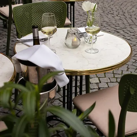Le Virage bistro en hotel-2