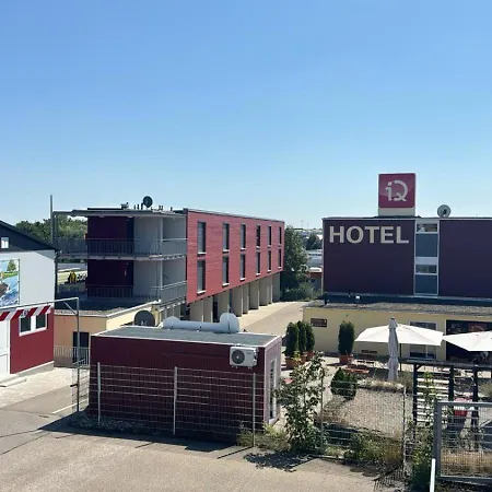 Iq-Hotel-3