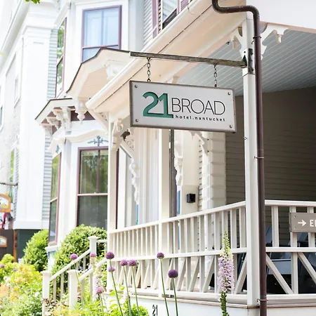 21 Broad-2