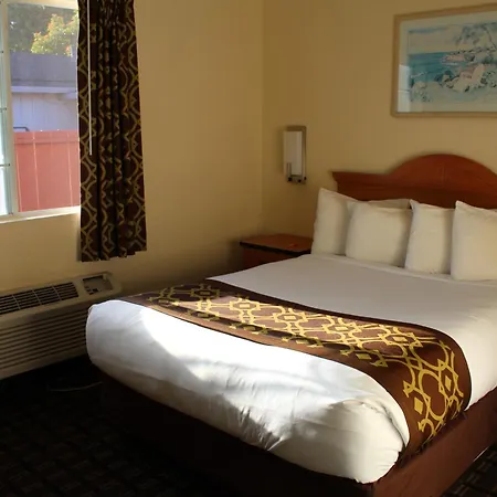 Riverside Inn & Suites Santa Cruz-3