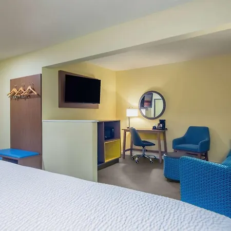 Days Inn & Suites By Wyndham Waterloo-3
