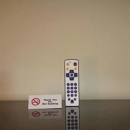 Harbor Inn & Suites-2