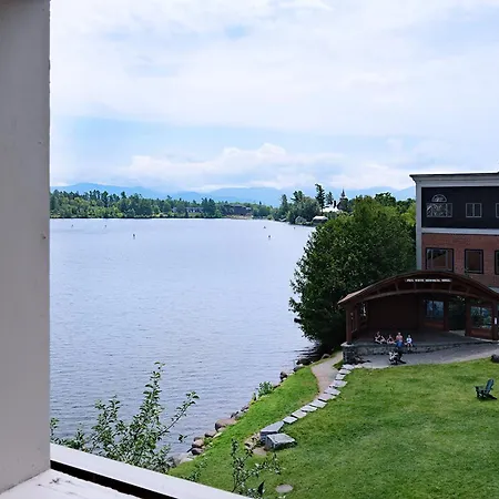 The Haus On Mirror Lake-3