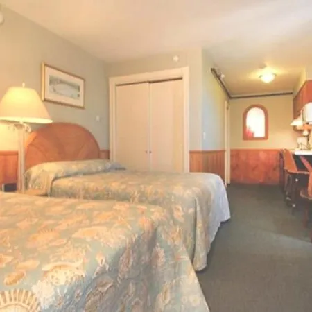 The Skylark Beach Inn-2