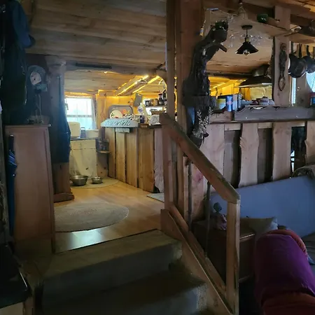 LA CABANE, petite chambre agréable chez l'habitant, maison toute en bois-3