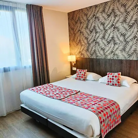 Brit Hotel Ploermel - Hotel de l'Hippodrome-3