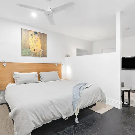 Flinders Lane Apartments-3