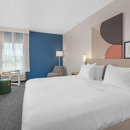 Spark By Hilton Minot-2