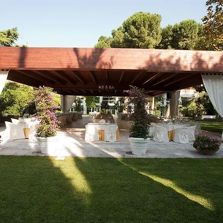 Garden Hotel-2