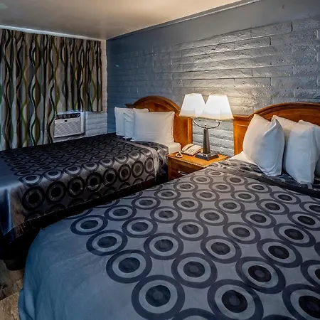 Hitching Post Studios Inn-3