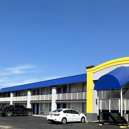 Days Inn By Wyndham Salina South-3