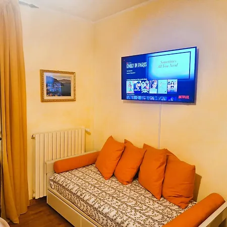 Lake View Camelia Room at Villa Isabella Stresa Retreat Ages 6 plus-2