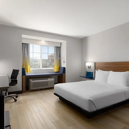 Microtel Inn & Suites By Wyndham Tracy-3