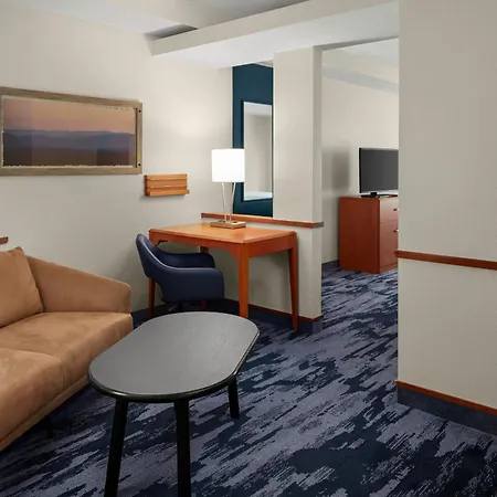 Fairfield Inn & Suites Bedford-2