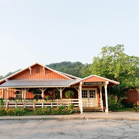 Brown County Inn-3