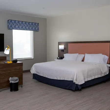 Hampton Inn & Suites Riverton-2