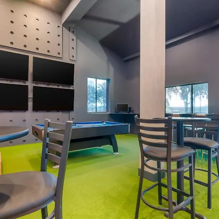 Spot X Hotel Tampa - Wesley Chapel By The Red Collection-2