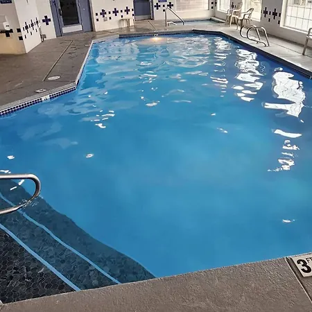Lighthouse Suites Inn-3