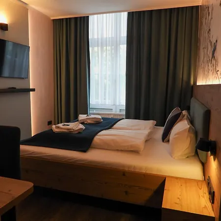 Café-Hotel Gutshof-2