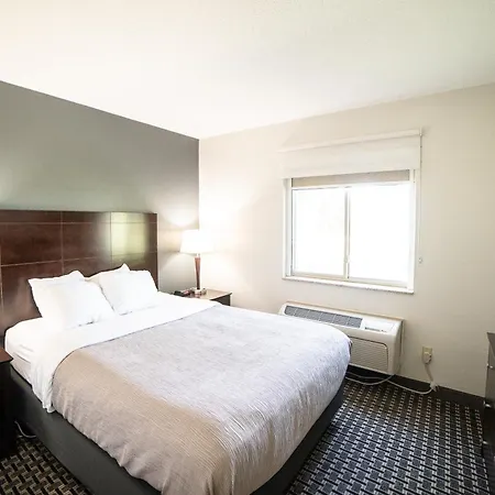 Quality Inn & Suites Watertown Near Prairie Lakes Ice Arena-2