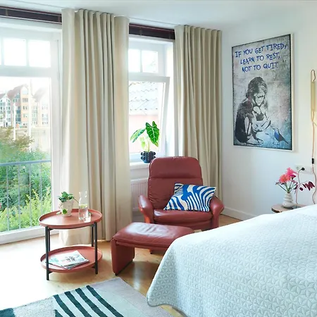 Five Rooms-2