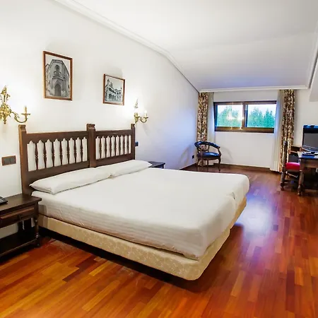 Hotel Conde Rodrigo 2-3