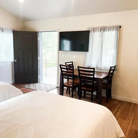 Spruce Lodge-2