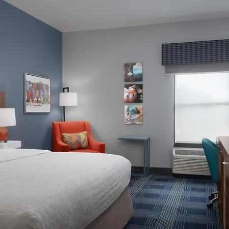 Hampton Inn Russellville-3