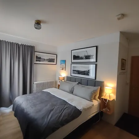 Snorri'S Guesthouse-2